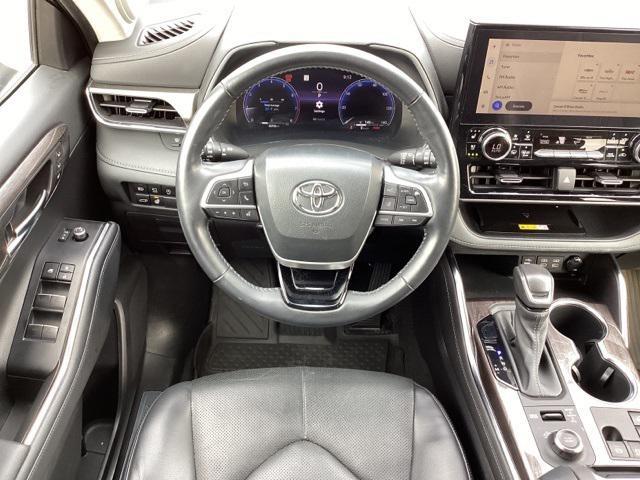 used 2023 Toyota Highlander car, priced at $40,990