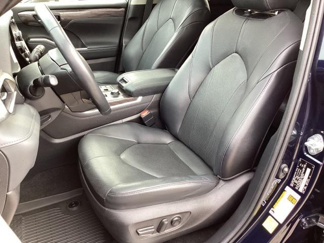 used 2023 Toyota Highlander car, priced at $40,990