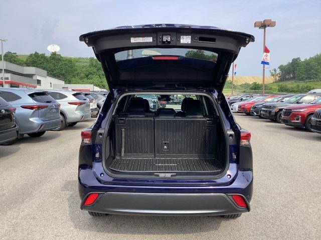 used 2023 Toyota Highlander car, priced at $40,990