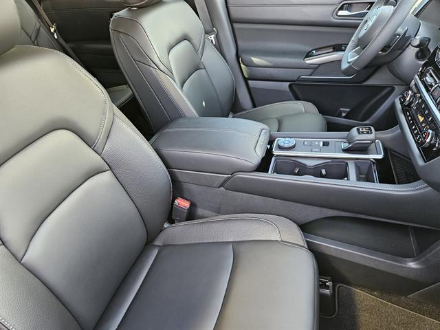 new 2025 Nissan Pathfinder car, priced at $39,124