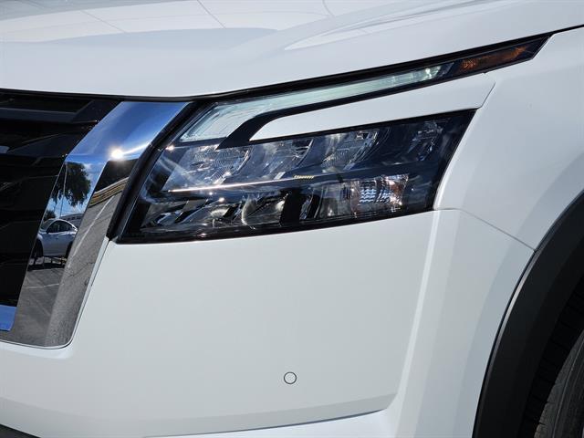 new 2025 Nissan Pathfinder car, priced at $39,124