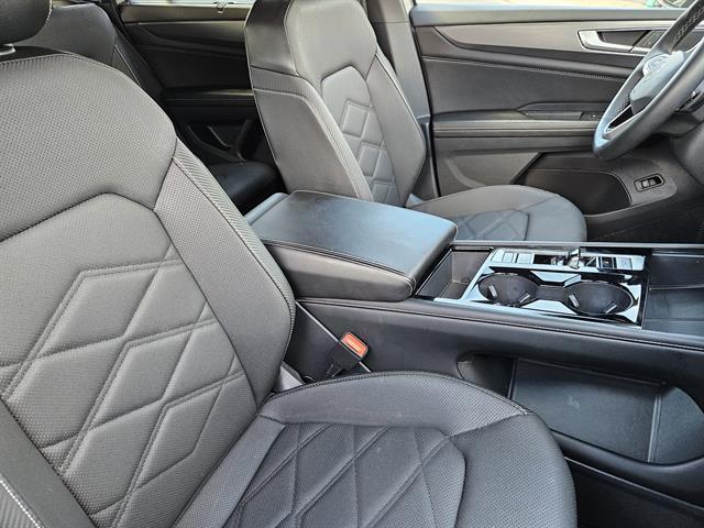 used 2024 Volkswagen Atlas Cross Sport car, priced at $27,999