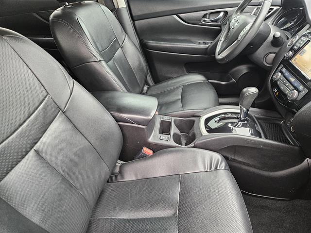 used 2016 Nissan Rogue car