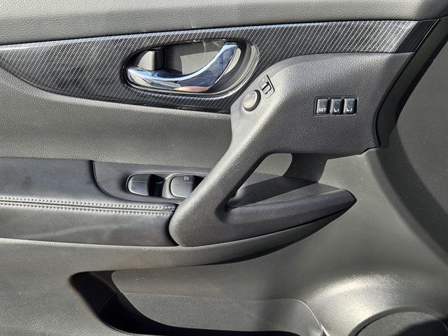 used 2019 Nissan Rogue car, priced at $17,999