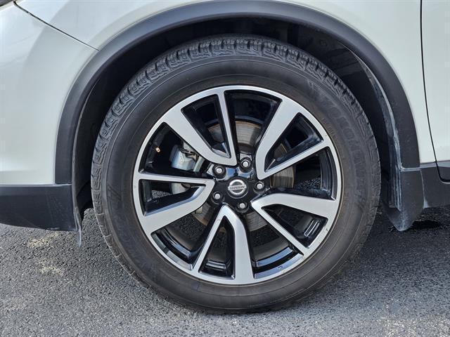 used 2019 Nissan Rogue car, priced at $17,999