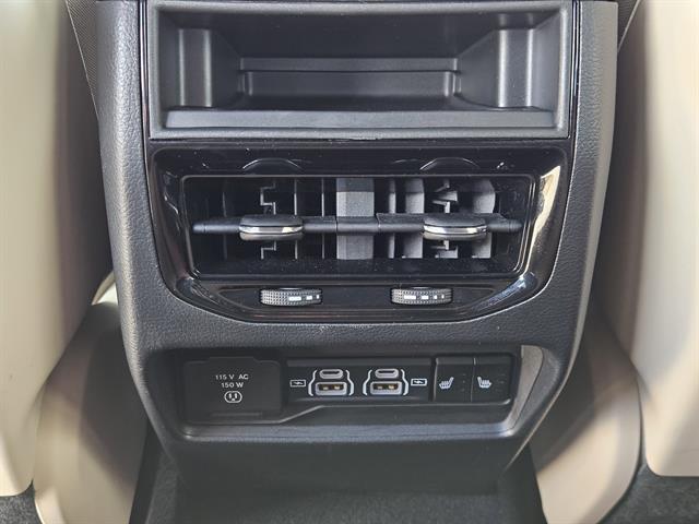 used 2024 Jeep Grand Cherokee car, priced at $31,999