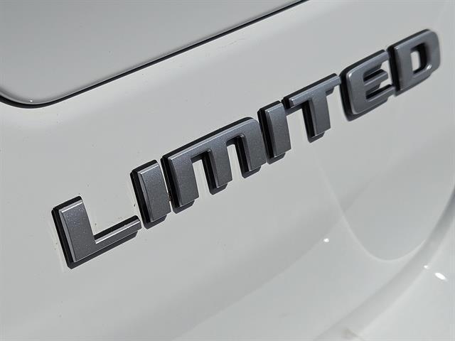 used 2024 Jeep Grand Cherokee car, priced at $31,999