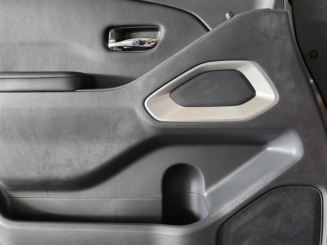 new 2025 Nissan Frontier car, priced at $34,275