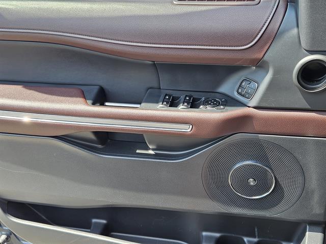 used 2024 Ford Expedition car, priced at $45,499
