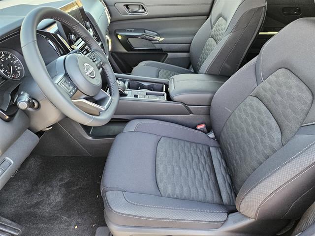 new 2025 Nissan Pathfinder car, priced at $34,999