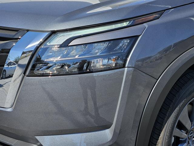 new 2025 Nissan Pathfinder car, priced at $34,999
