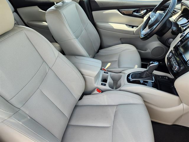 used 2022 Nissan Rogue Sport car, priced at $21,999