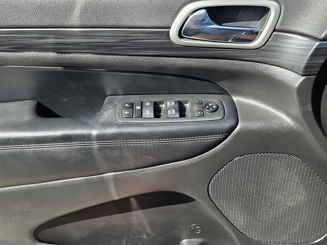 used 2021 Jeep Grand Cherokee car, priced at $18,599