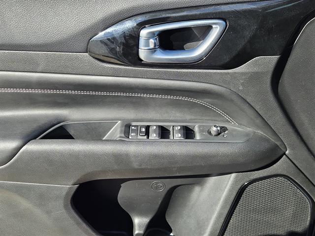 used 2023 Jeep Compass car, priced at $18,999