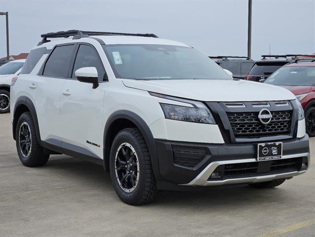 new 2025 Nissan Pathfinder car, priced at $45,650