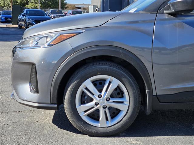 new 2025 Nissan Kicks Play car, priced at $19,999