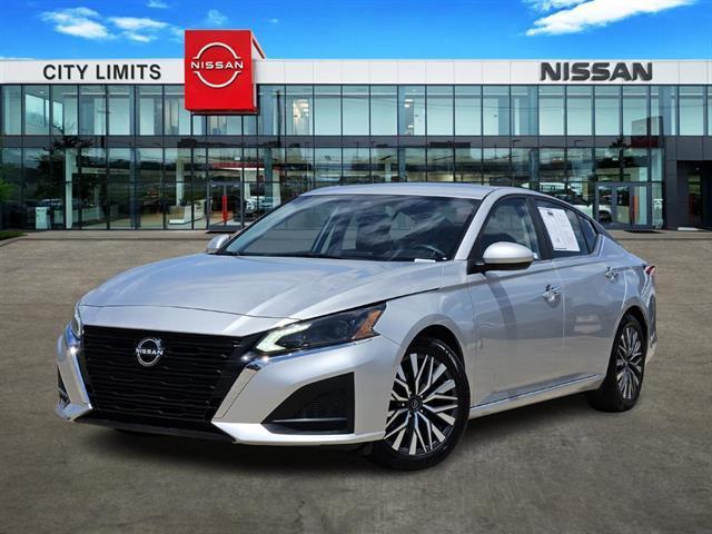 used 2023 Nissan Altima car, priced at $17,999
