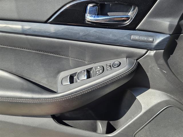 used 2022 Nissan Maxima car, priced at $30,499