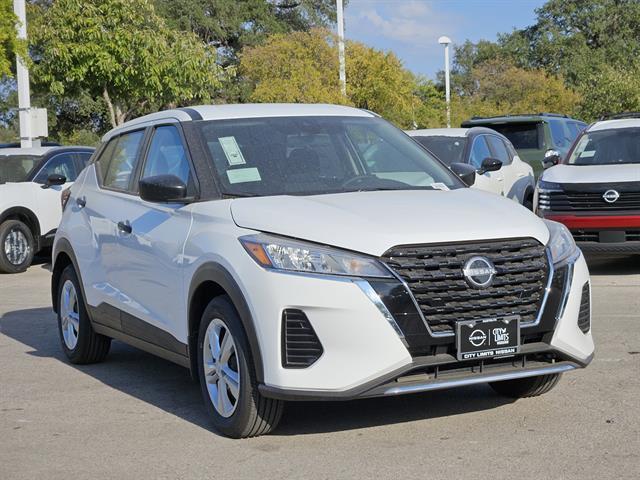 new 2025 Nissan Kicks Play car, priced at $19,999