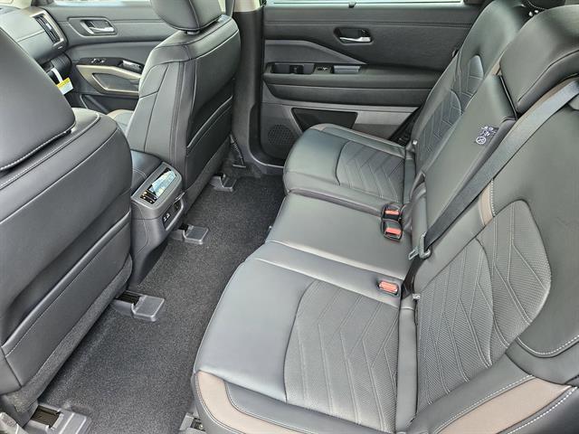 new 2025 Nissan Pathfinder car, priced at $44,999