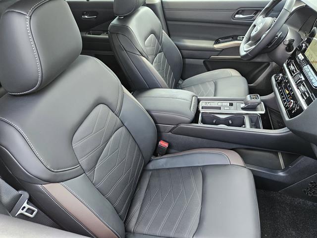new 2025 Nissan Pathfinder car, priced at $44,999