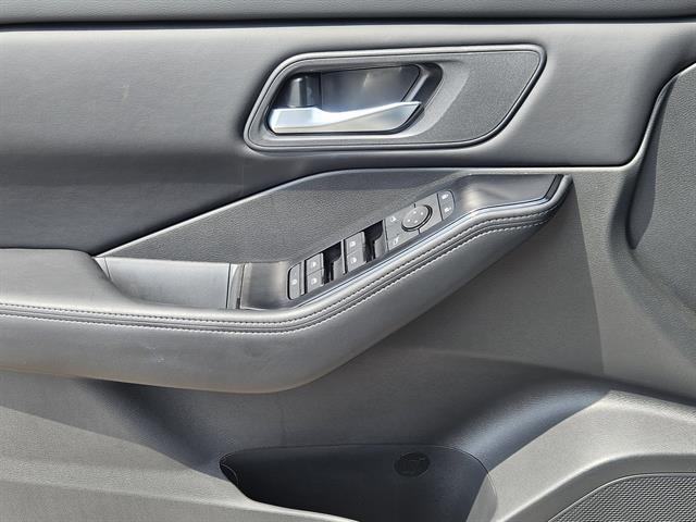 new 2025 Nissan Rogue car, priced at $33,275
