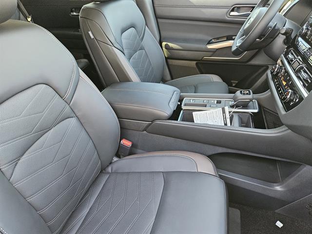 new 2025 Nissan Pathfinder car, priced at $44,995