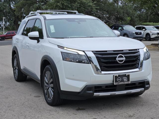new 2025 Nissan Pathfinder car, priced at $48,005