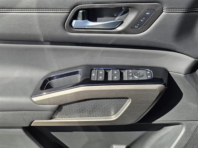 new 2025 Nissan Pathfinder car, priced at $44,050