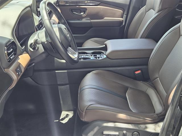 used 2023 Honda Pilot car, priced at $41,999