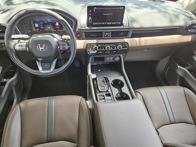 used 2023 Honda Pilot car, priced at $41,999