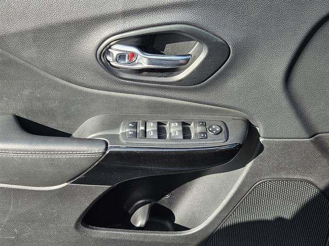 used 2023 Jeep Cherokee car, priced at $19,999