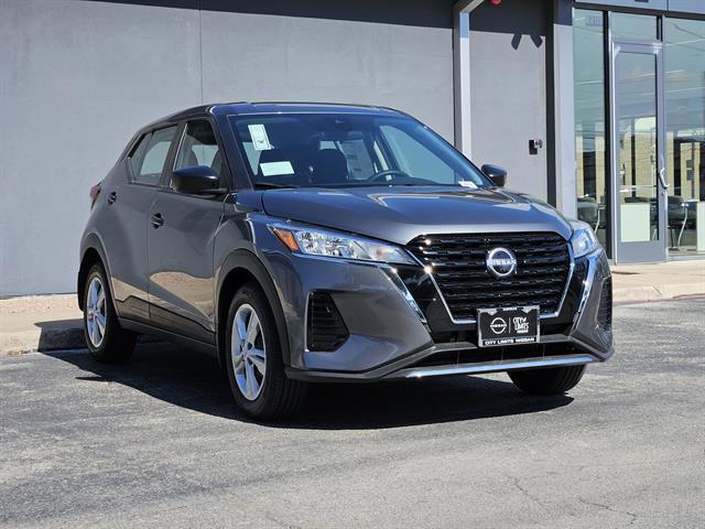 new 2025 Nissan Kicks Play car, priced at $19,999