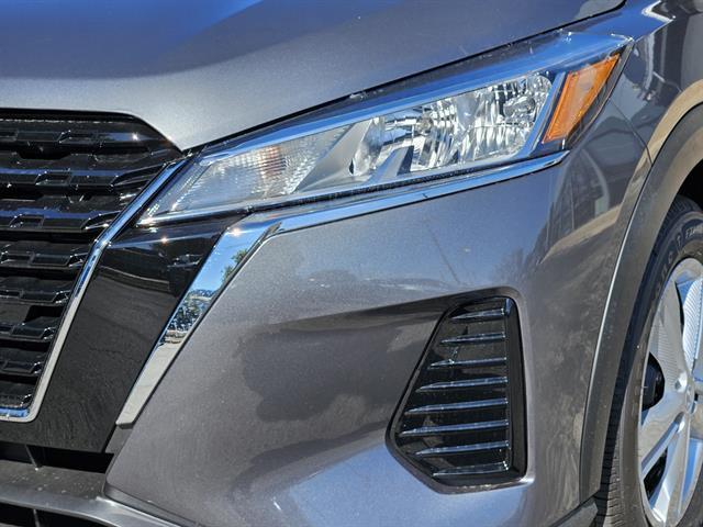 new 2025 Nissan Kicks Play car, priced at $19,999