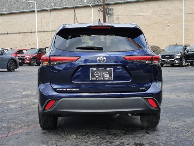 used 2021 Toyota Highlander car, priced at $34,987