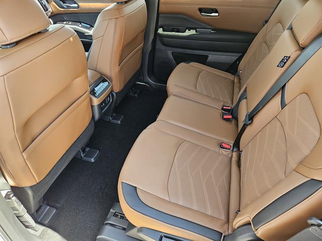 new 2025 Nissan Pathfinder car, priced at $43,125