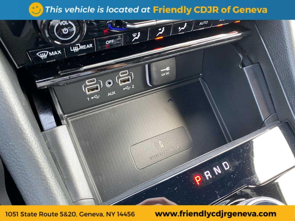 new 2025 Jeep Grand Cherokee car, priced at $45,586