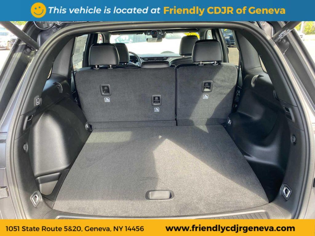 new 2025 Jeep Grand Cherokee car, priced at $45,586