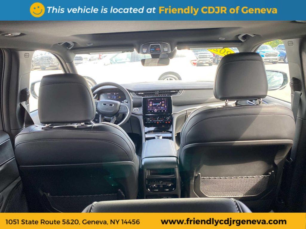 new 2025 Jeep Grand Cherokee car, priced at $45,586