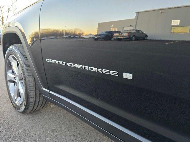 new 2025 Jeep Grand Cherokee car, priced at $53,701