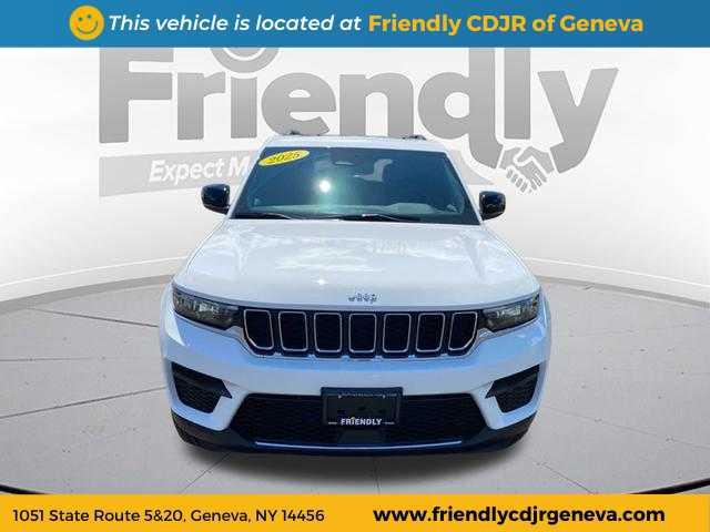 new 2025 Jeep Grand Cherokee car, priced at $43,575