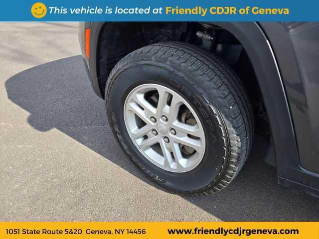 used 2023 Jeep Grand Cherokee car, priced at $28,499