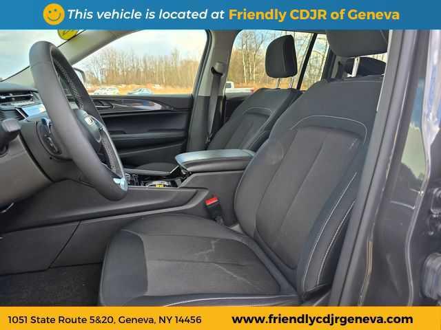 used 2023 Jeep Grand Cherokee car, priced at $28,499