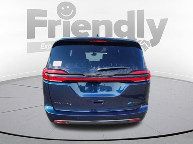 new 2024 Chrysler Pacifica Hybrid car, priced at $49,941