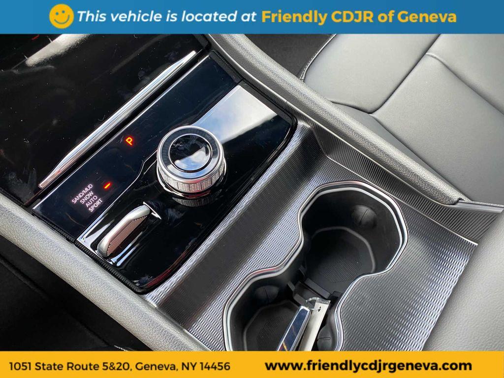 new 2025 Jeep Grand Cherokee car, priced at $49,008