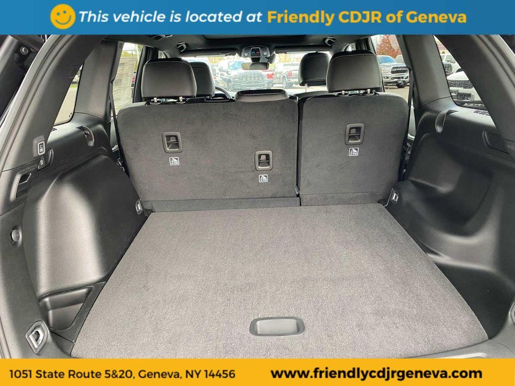 new 2025 Jeep Grand Cherokee car, priced at $49,008