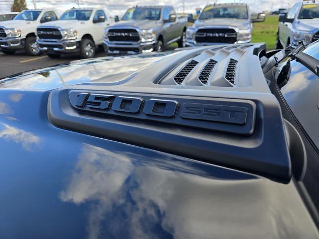 new 2025 Ram 1500 car