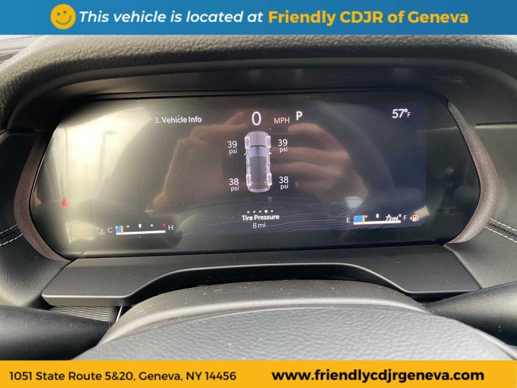 new 2025 Jeep Grand Cherokee car, priced at $45,050