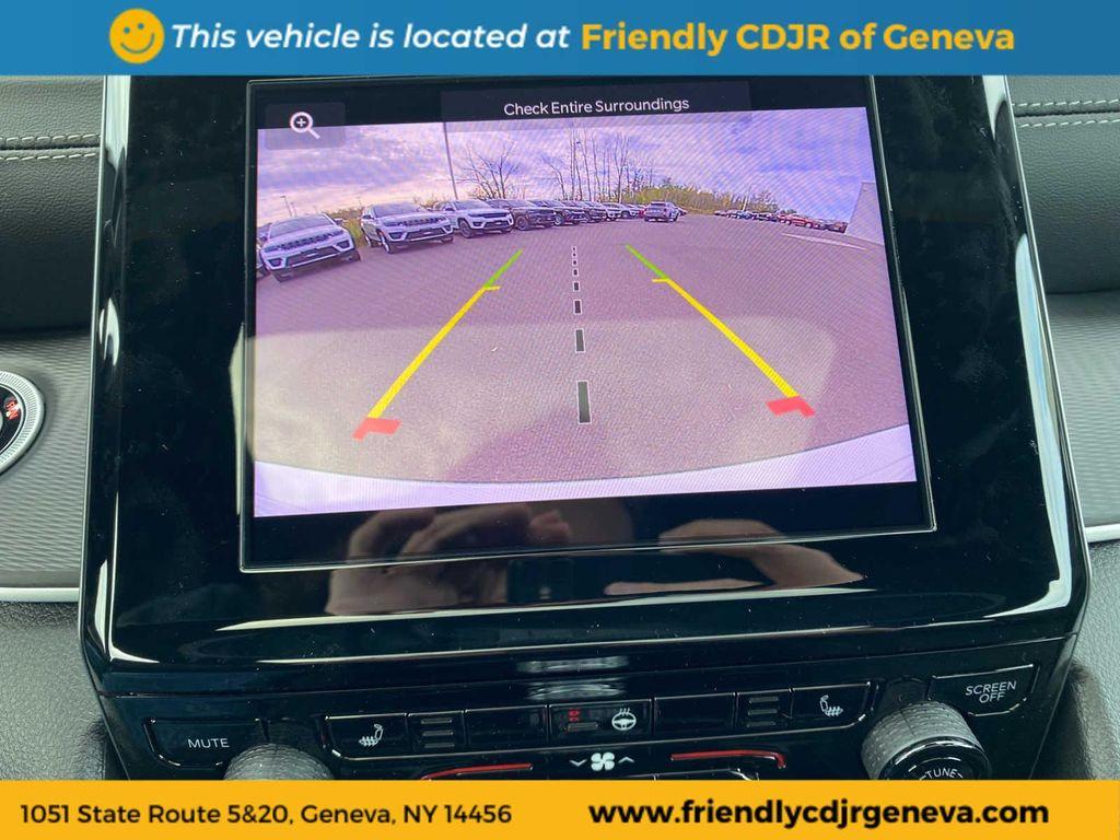 new 2025 Jeep Grand Cherokee car, priced at $45,050