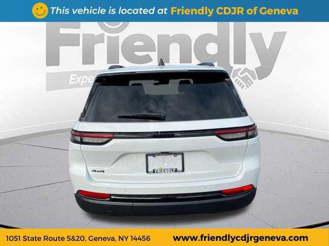 new 2025 Jeep Grand Cherokee car, priced at $45,050